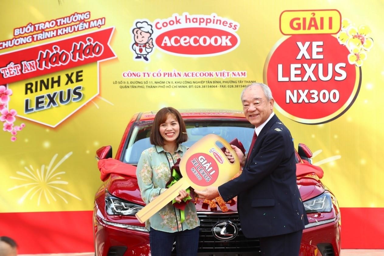 Khach hang cuoi cung rinh xe Lexus tu Hao Hao hinh anh