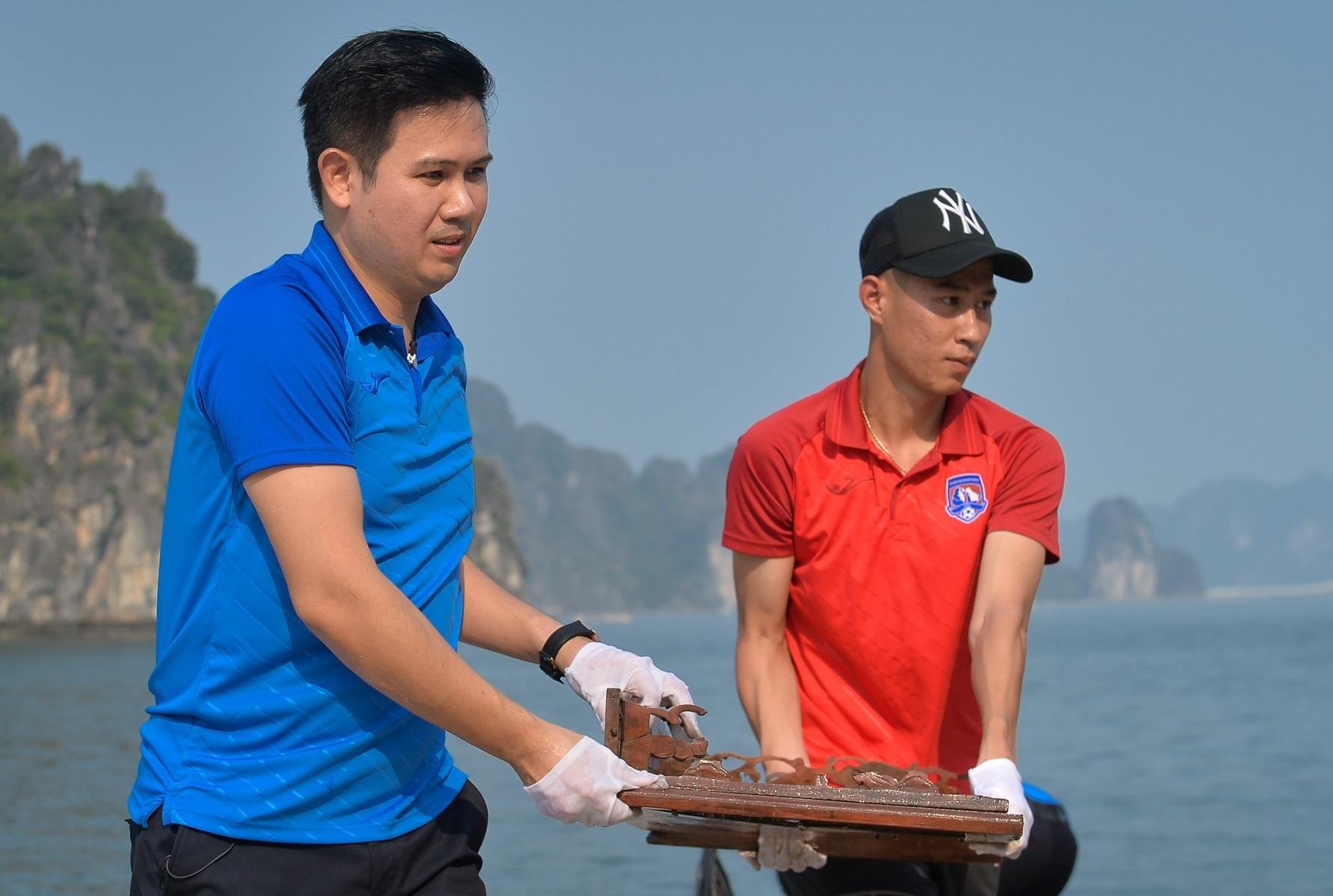 Bau Tam va CLB Quang Ninh doi nang don rac bai bien hinh anh