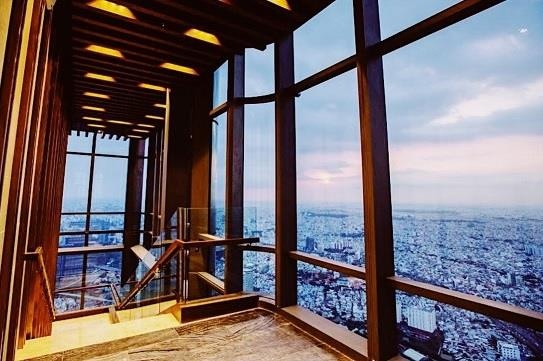 Dem nguoc den ngay dai quan sat cao nhat Dong Nam A mo cua tai Sai Gon hinh anh