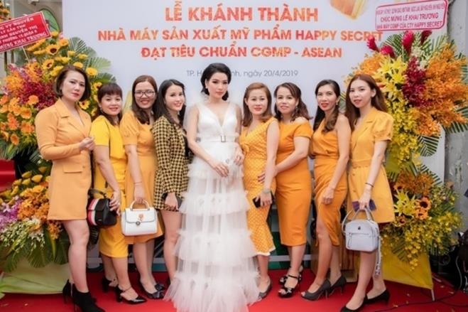 CEO Top White dau tu 2 trieu USD xay dung nha may Happy Secret hinh anh