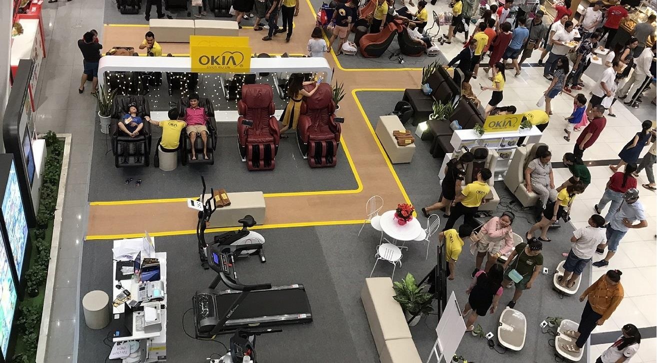 Don hang loat uu dai hap dan voi 'Mega sale' tai AEON Mall Binh Tan hinh anh