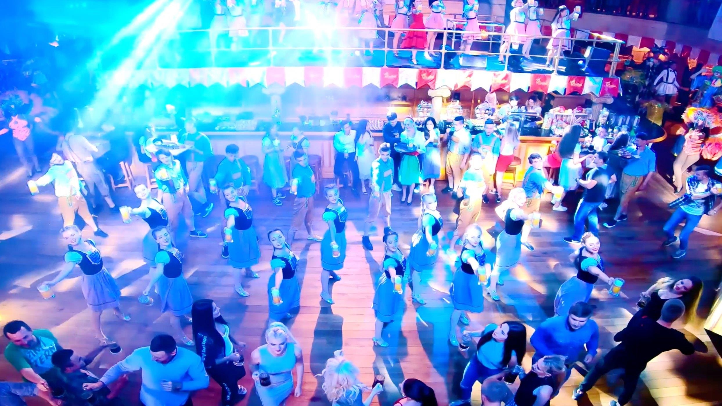 Video - Le hoi bia B’estival hinh anh