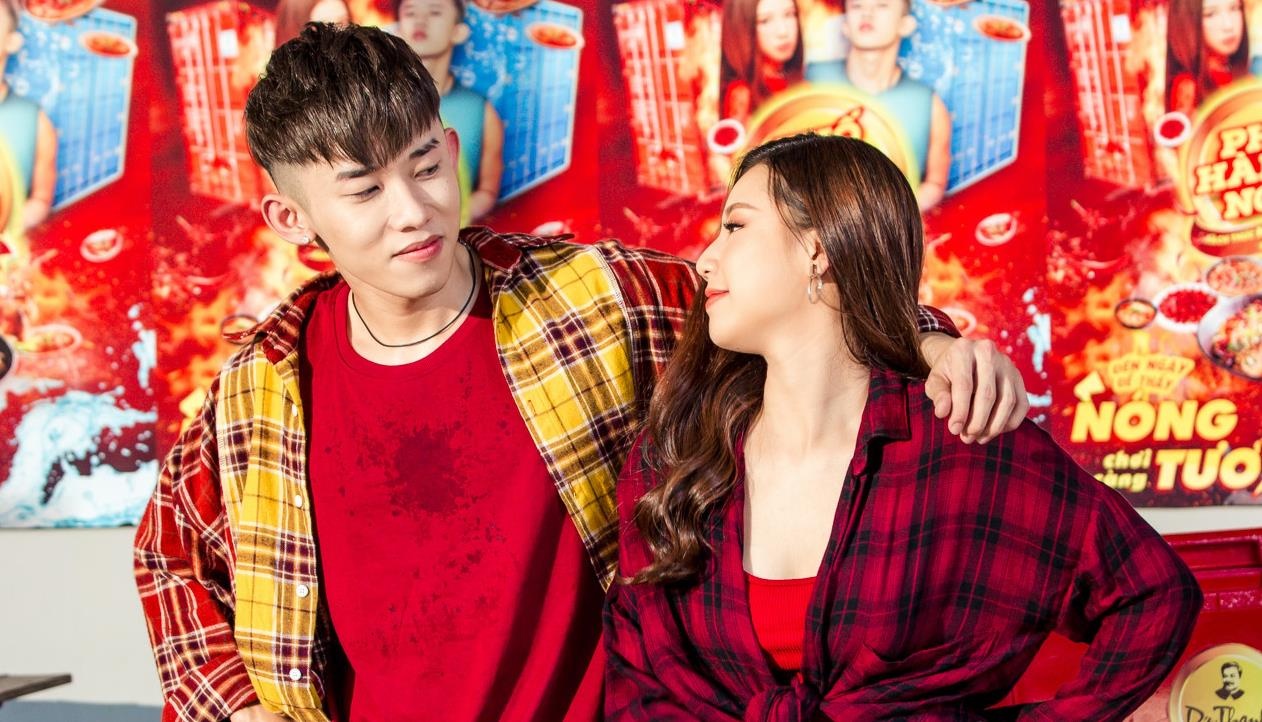 Amee lan dau ket hop cung Kay Tran trong MV chao he hinh anh