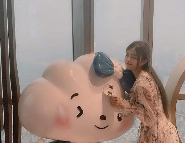 Gioi tre Sai Gon thi nhau 'check-in tren may' hinh anh