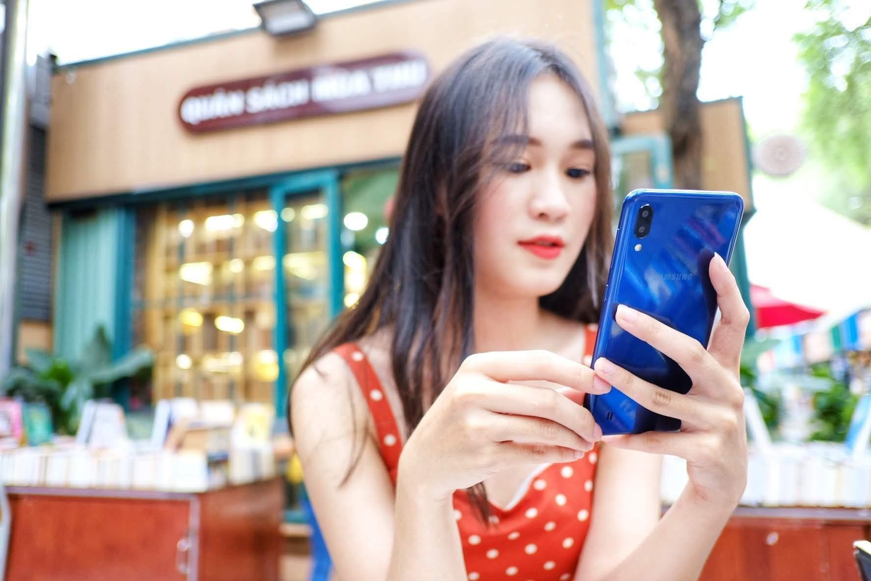 Samsung Galaxy M10, smartphone tầm trung ảnh 1 Samsung Galaxy M10, smartphone tam trung anh 1