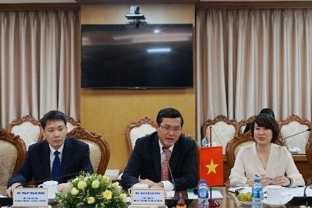 BQL De an Ngoai ngu Quoc gia va EF Education First ky ket hop tac hinh anh