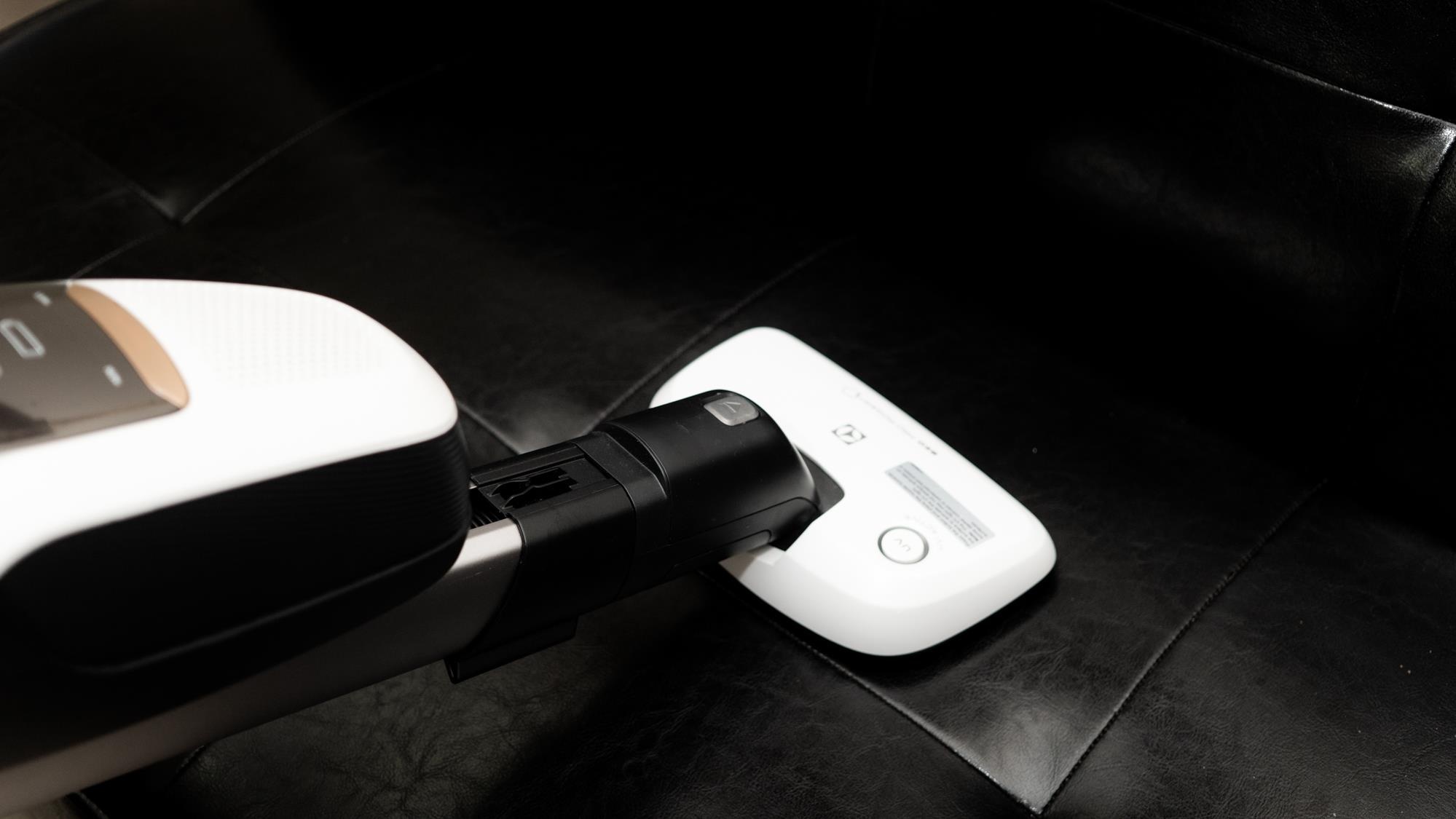 May hut bui khong day moi voi nhieu tinh nang doc dao hinh anh