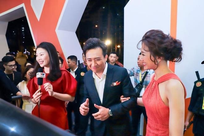 Tran Thanh - Hari Won tinh tu tai su kien 6.000 khach moi hinh anh