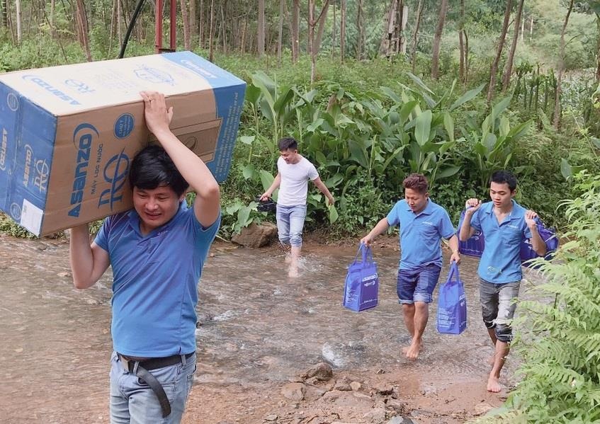 Hanh trinh treo deo loi suoi mang nuoc sach den truong ngheo Yen Bai hinh anh