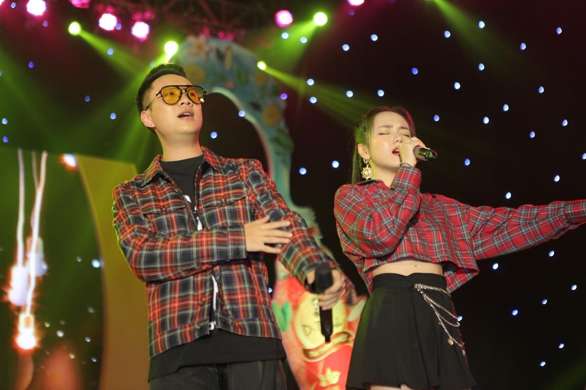 Justatee, Suni Ha Linh khuay dong san khau Ha Noi ngay cuoi tuan hinh anh