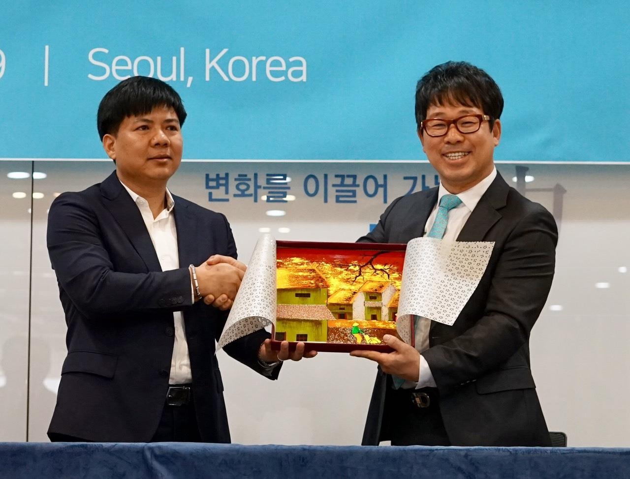 Dua chuong trinh tieng Anh quoc te, gia re tu Han Quoc ve Viet Nam hinh anh