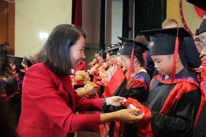 2.084 hoc vien VUS nhan chung chi Anh ngu quoc te Cambridge hinh anh