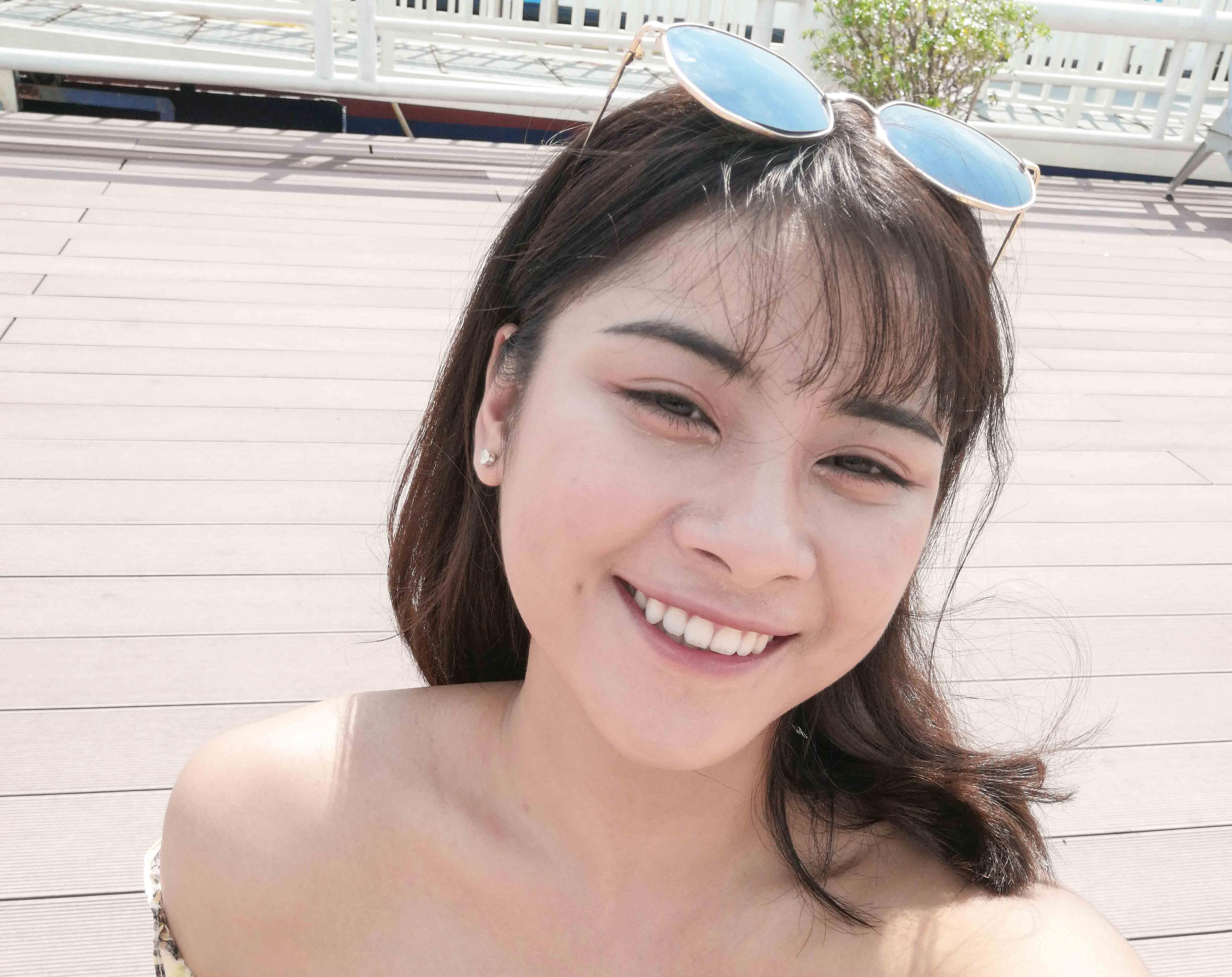 Ngam anh selfie 10 nam truoc moi thay smartphone ngay cang than thanh hinh anh