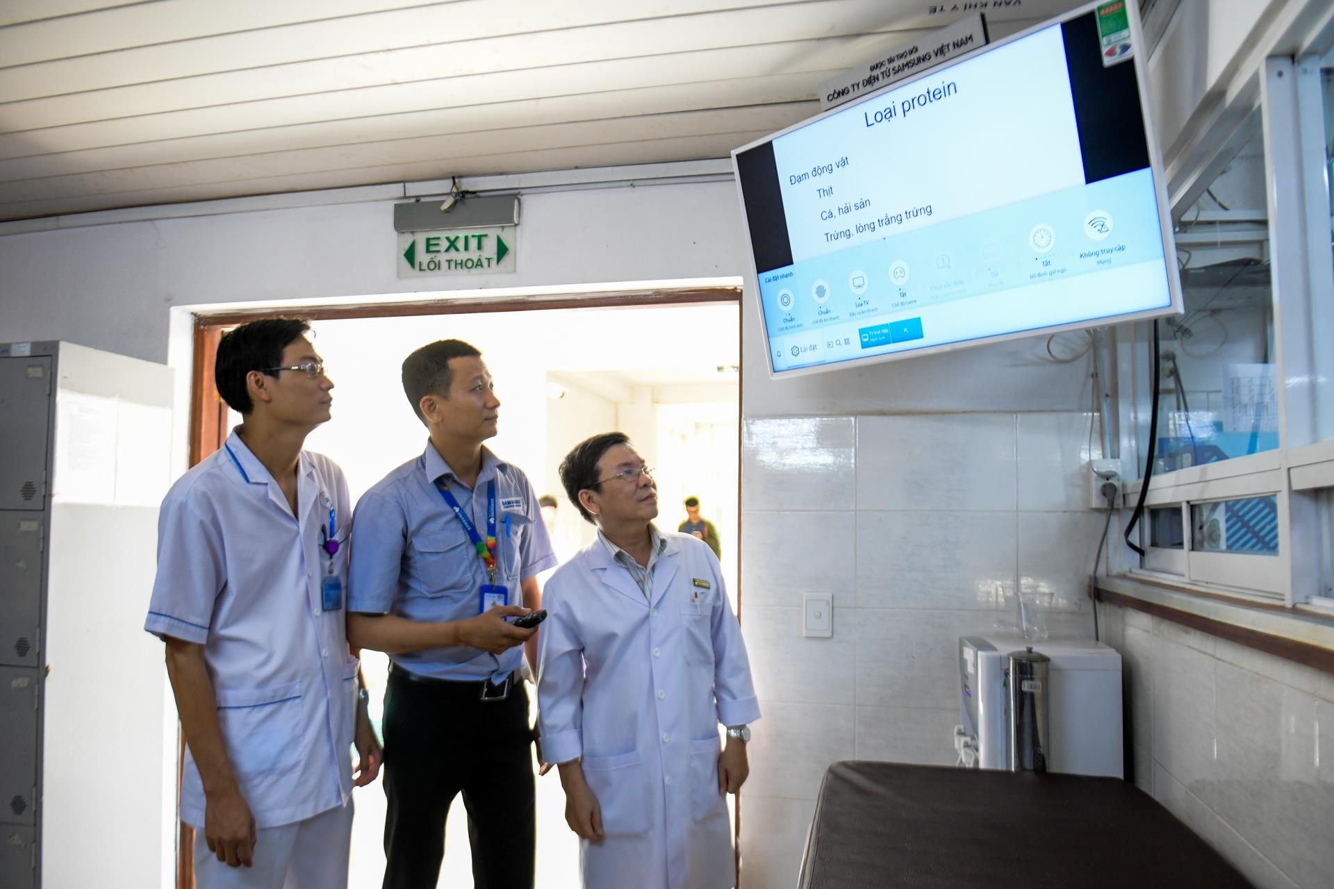 Samsung mang niem vui den cho benh nhan Benh vien Thong Nhat hinh anh