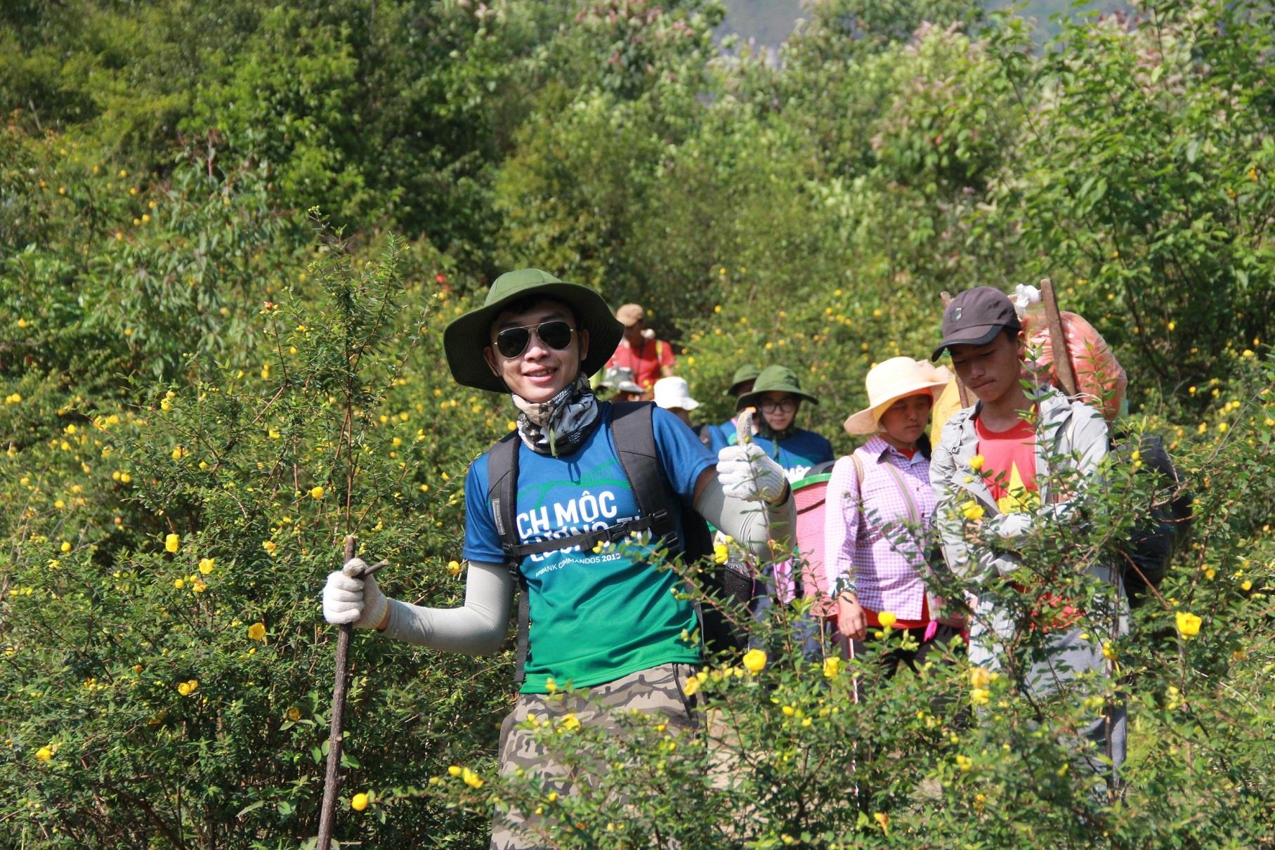 Ba ngay chinh phuc dinh Ky Quan San cao hon 3.000 m o Lao Cai hinh anh