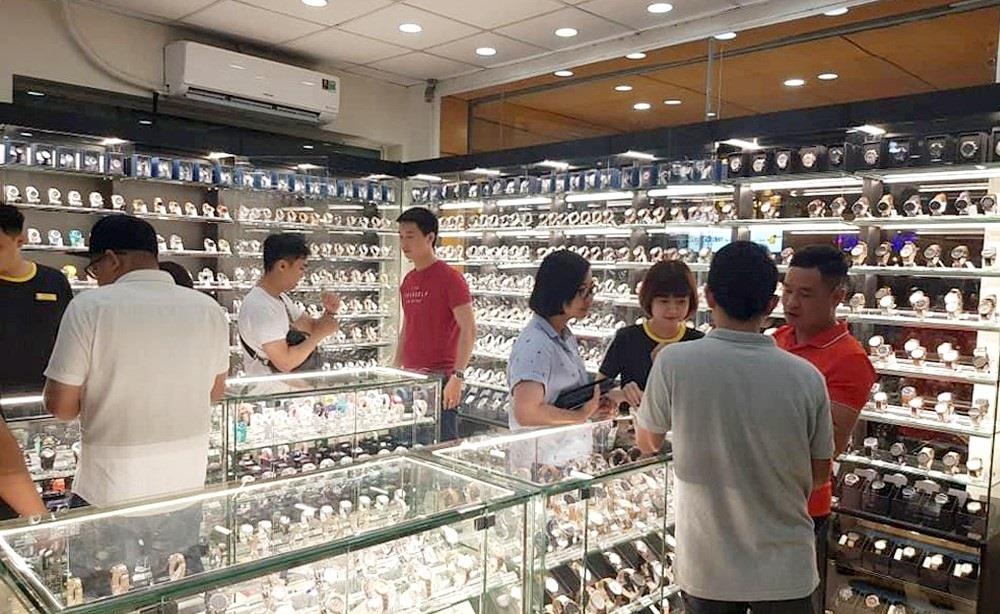 The Gioi Di Dong chinh thuc gia nhap thi truong dong ho hinh anh