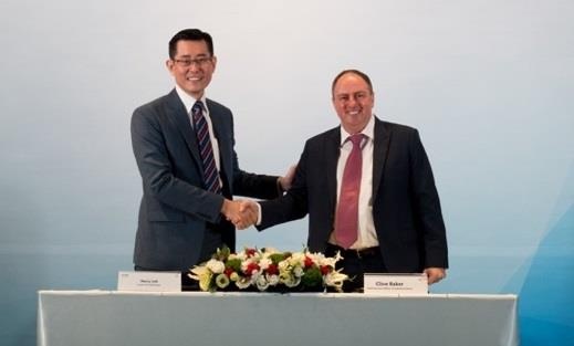 Prudential 'bat tay' UOB kinh doanh bao hiem qua ngan hang hinh anh