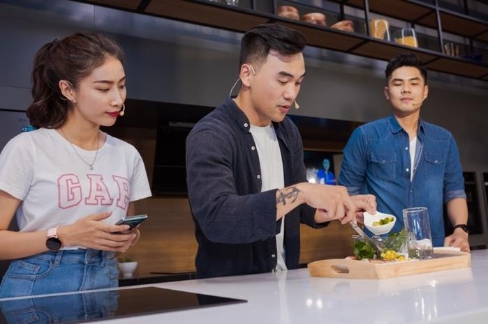 fitness,  Samsung Showcase,  tu lanh RS5000 anh 8