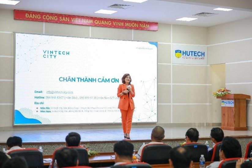 CLB Khoi nghiep Hutech anh 2
