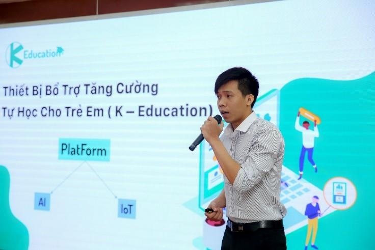 CLB khoi nghiep Hutech nhan tai tro 350 trieu dong tu VinTech hinh anh