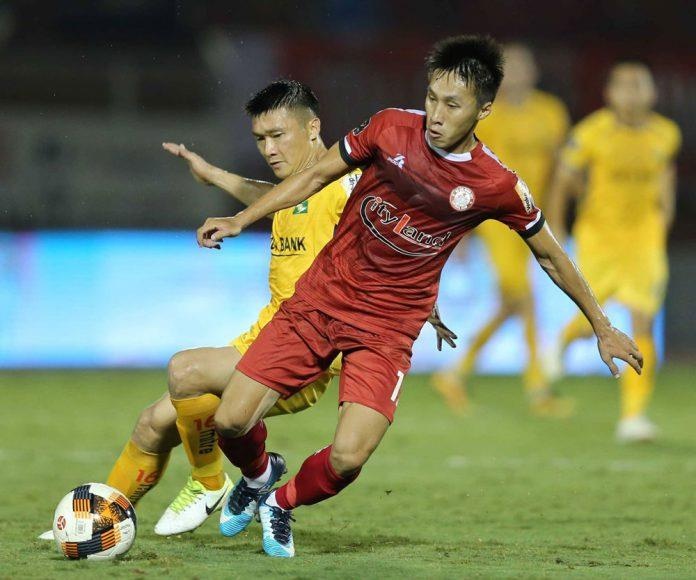 CLB TP.HCM giu vung ngoi dau bang tai giai Wake-up 247 V.League 1 2019 hinh anh