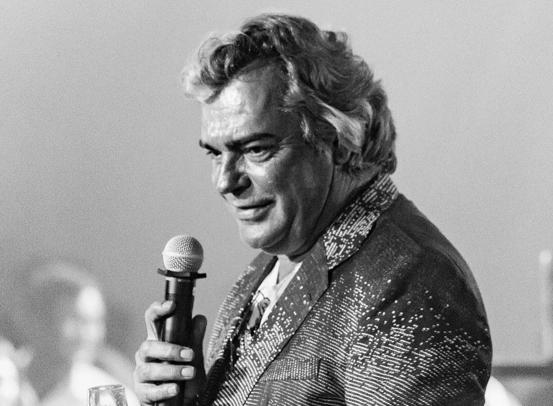 The Hour Glass S&S anh 1