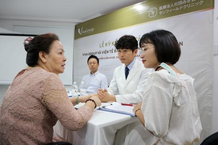 Tim hieu ve te bao goc voi bac si Nhat hinh anh