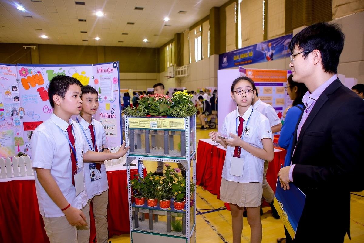Nhung thiet bi thong minh thu vi do hoc sinh cap 2 che tao hinh anh