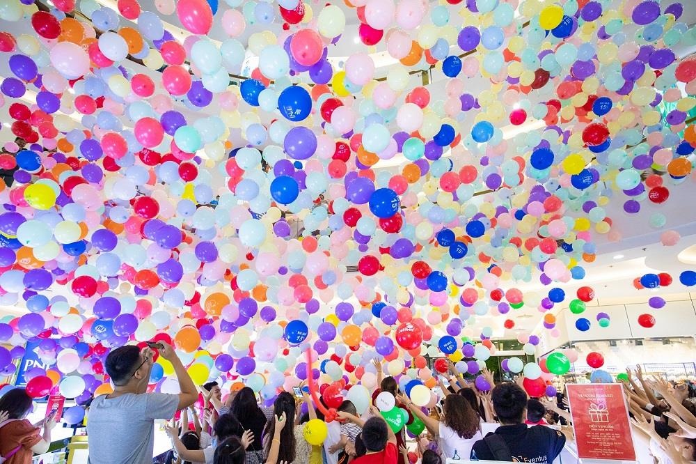 Tro ve tuoi tho voi trai nghiem 'con mua cau vong' hinh anh