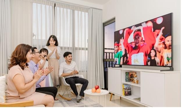 Gan ket gia dinh bang cach tang cha me smart TV, tai sao khong thu? hinh anh