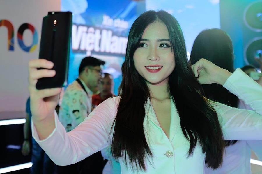 Oppo Reno co thiet ke 'vay ca map', zoom lai 10x, gia toi da 21 trieu hinh anh