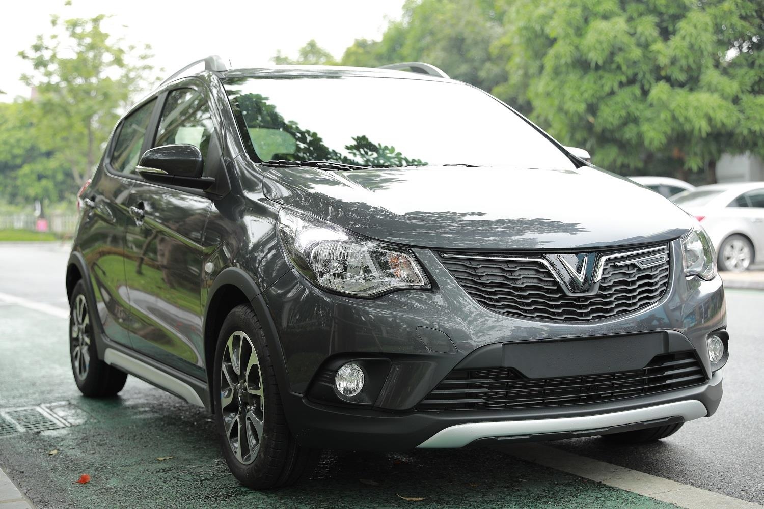 Khach hang lai thu xe VinFast Fadil: 'Dong co tot, khong gian thoang' hinh anh