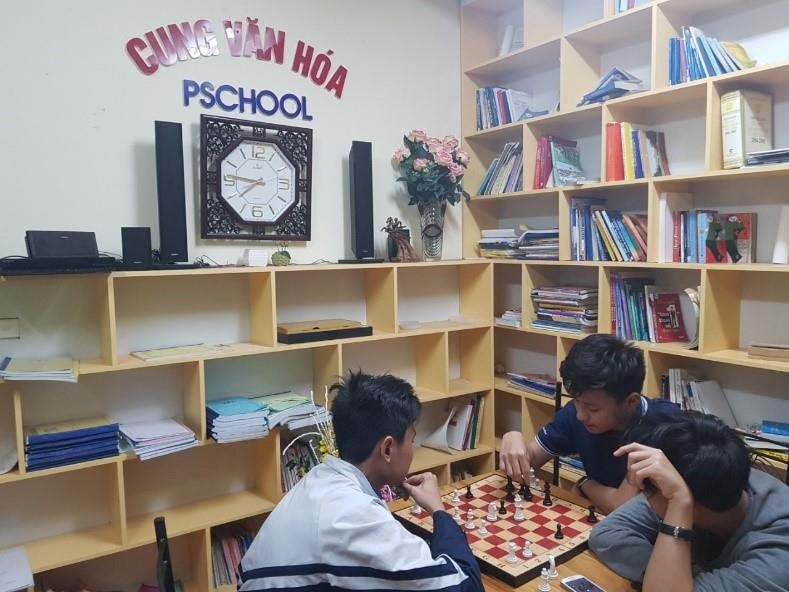 Mo hinh giao duc mo thong qua to hop tien ich ho tro hinh anh