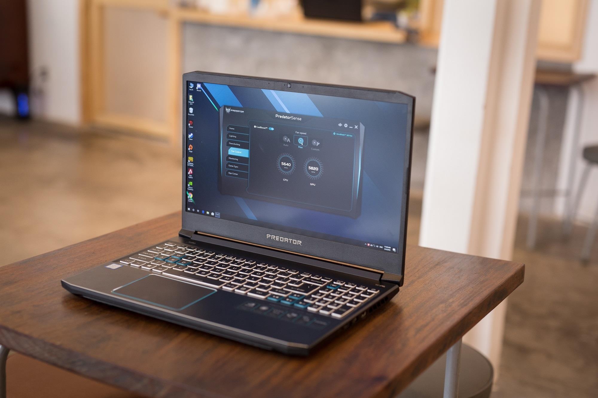 Predator Helios 300 anh 4