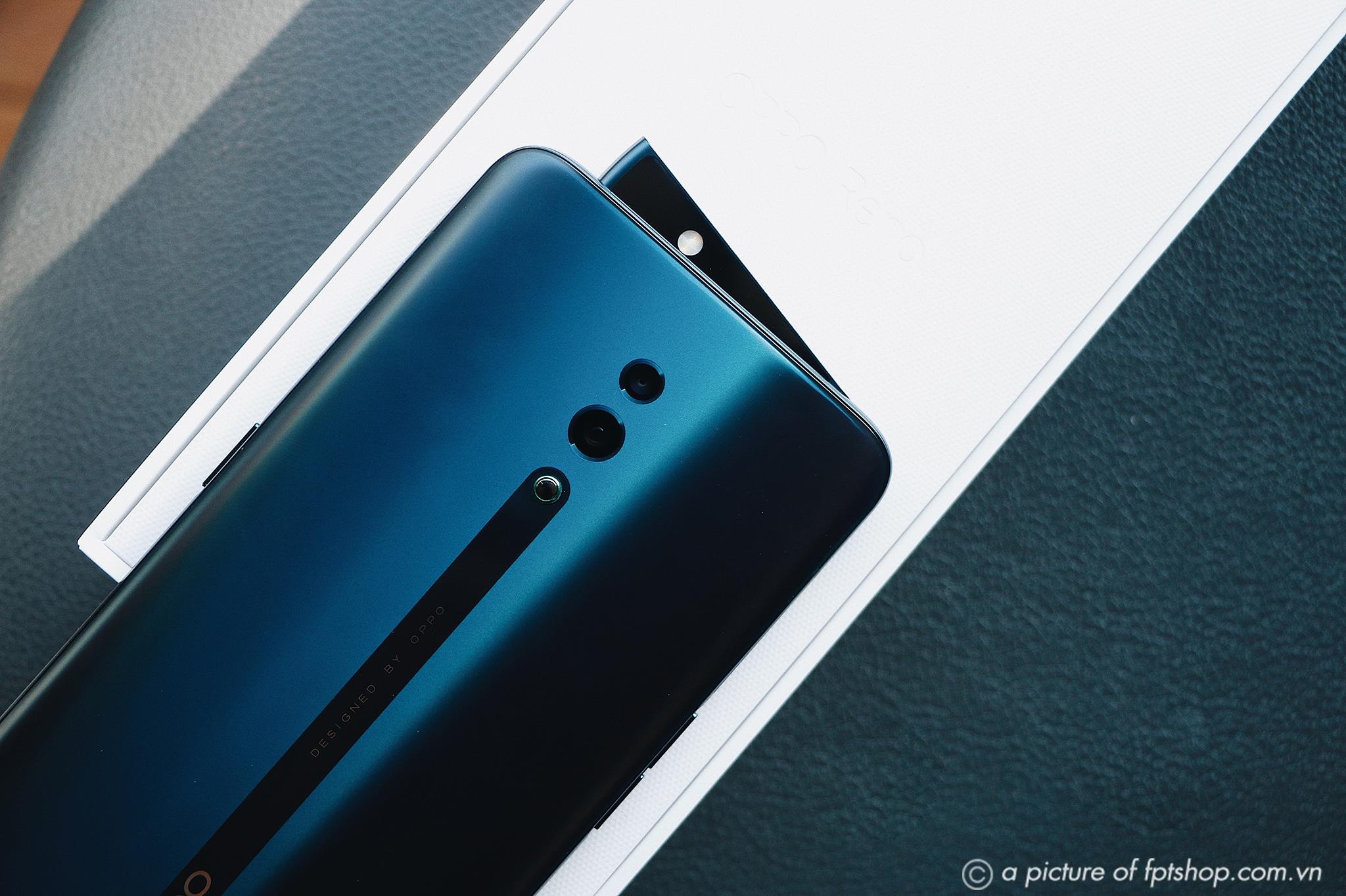 Nhan ngay 250 kWh dien khi tra gop Oppo Reno tai FPT Shop hinh anh