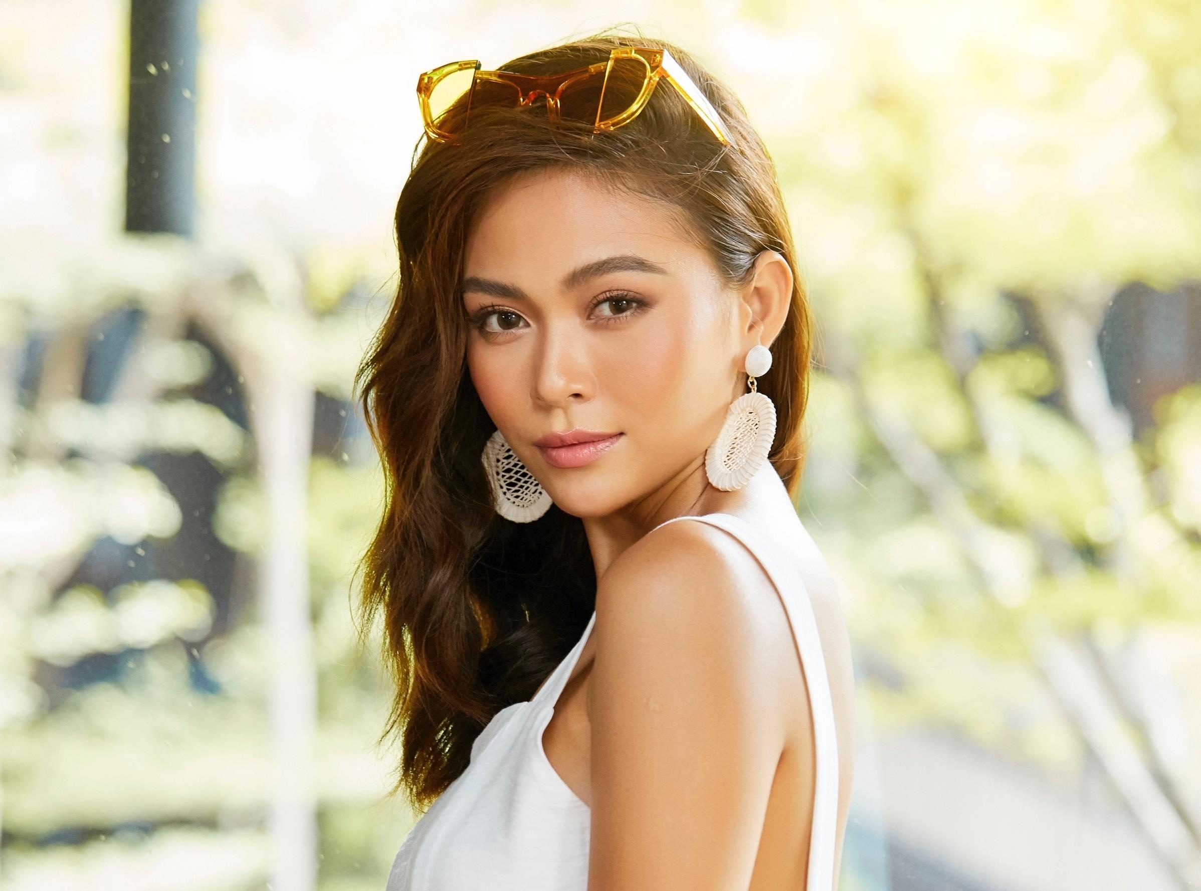 Mau Thuy khoe lan da nau, bat mi bi quyet lam dep tu qua bo hinh anh