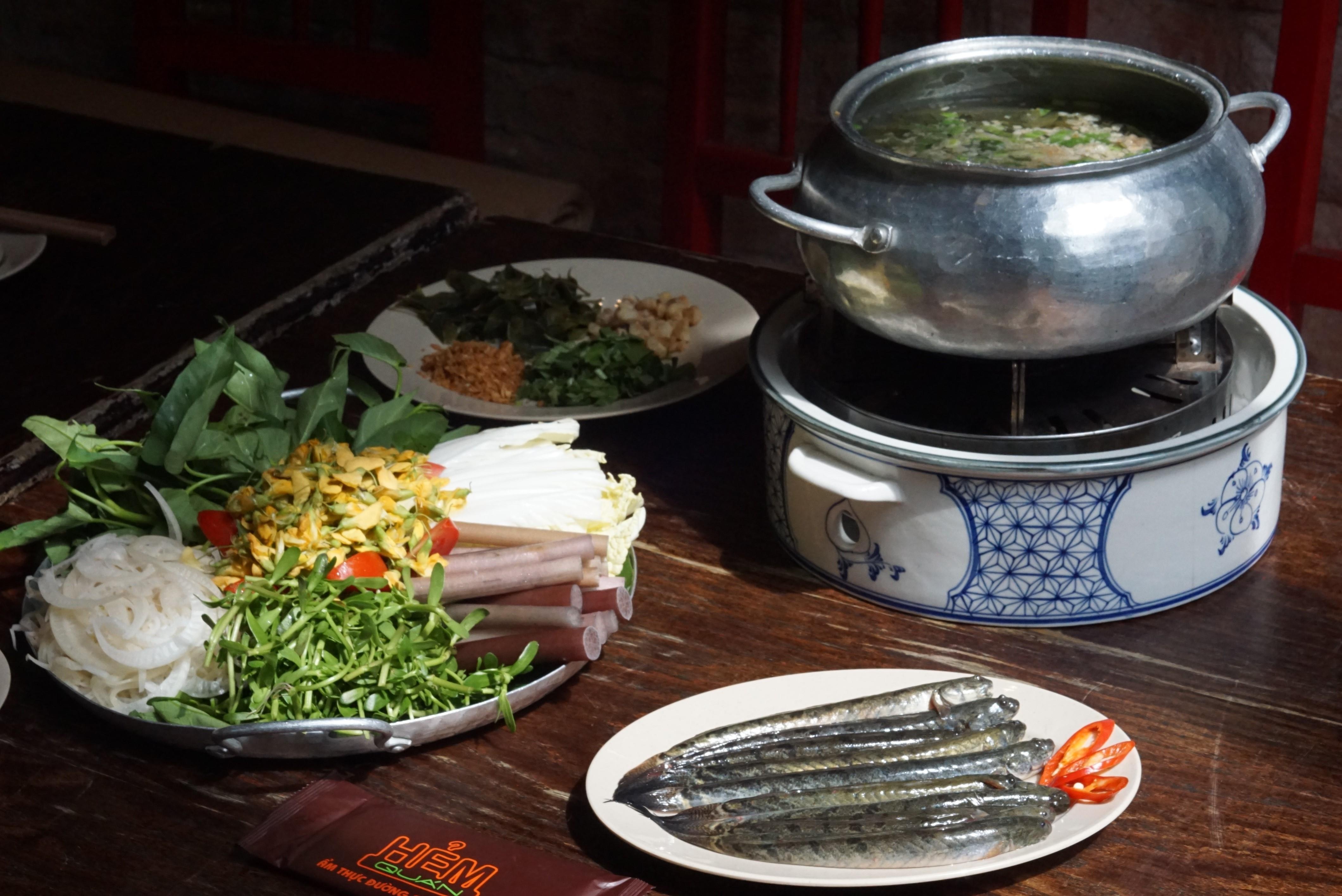 Hẻm quán ảnh 1 Hem quan anh 1