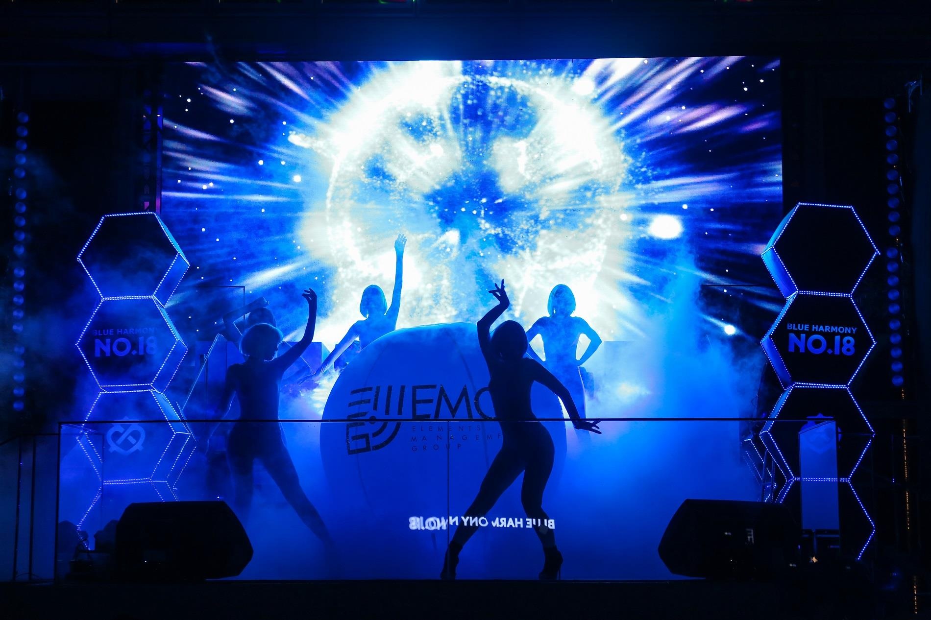 Skyxx - Garden & Lounge anh 3