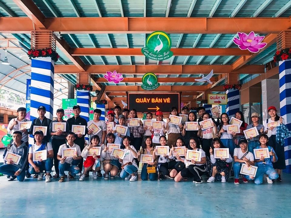 Fan Yang bieu dien tai Dam Sen anh 9