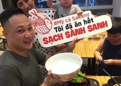 Thach thuc mi ca khong lo o Ha Noi 'vo tran' vi thieu qua hinh anh