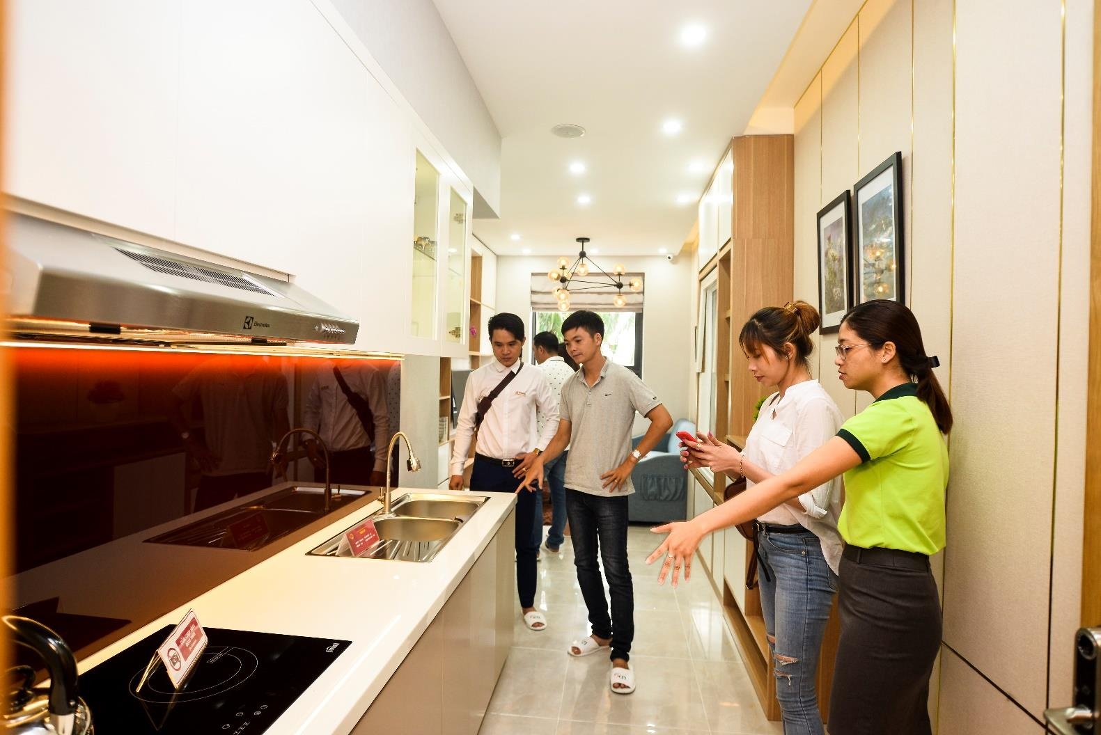 Phap ly hoan chinh - 'chia khoa' chinh phuc nha dau tu BDS hinh anh