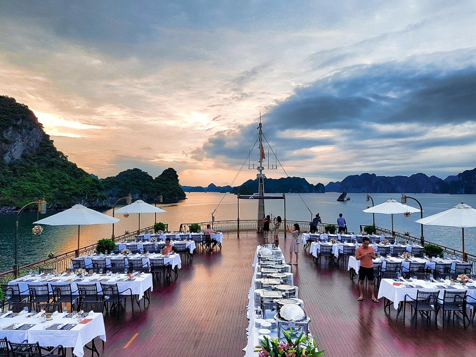 Du thuyen Indochine anh 9