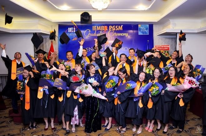 Loi the cua chuong trinh tao thac si cap cao nganh quan tri kinh doanh hinh anh
