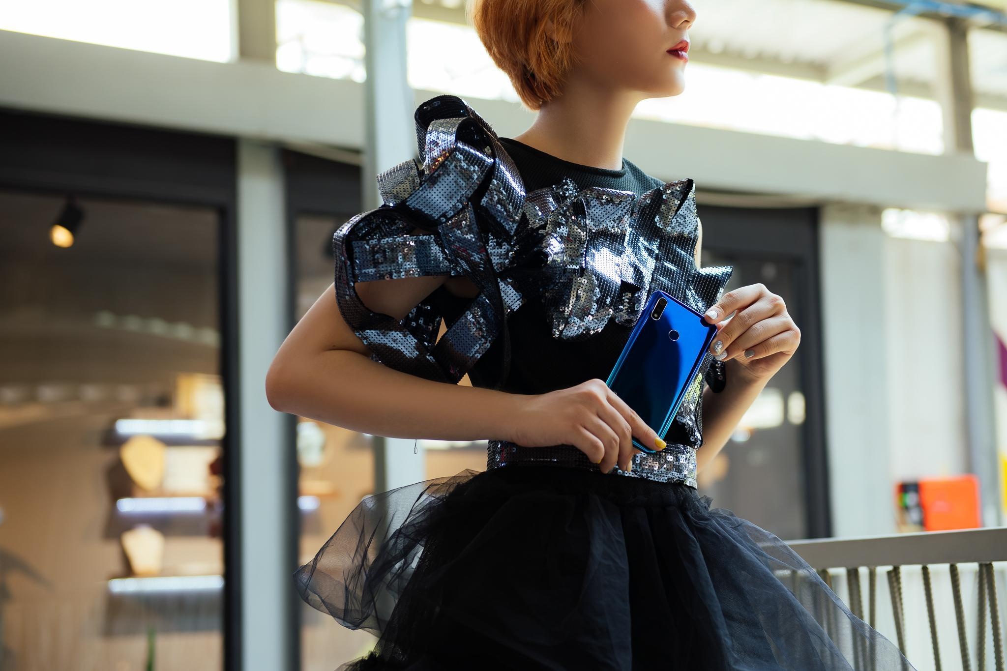 Xu huong gradient - su thay doi thi hieu mau sac cua tin do thoi trang hinh anh