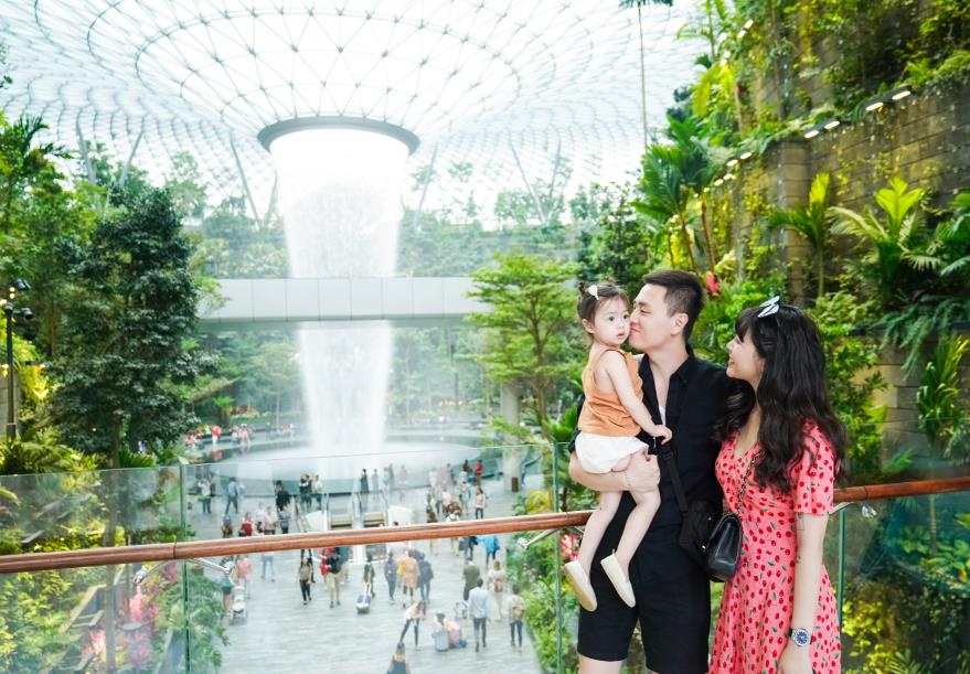 Mot ngay kham pha Singapore cua gia dinh Kien Hoang, Heo Mi Nhon hinh anh