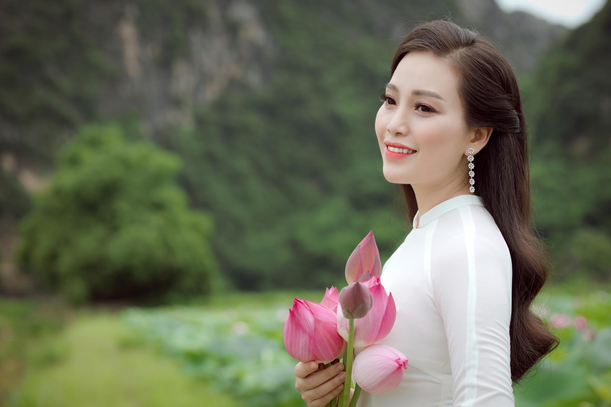 Ca si Huyen Trang anh 3