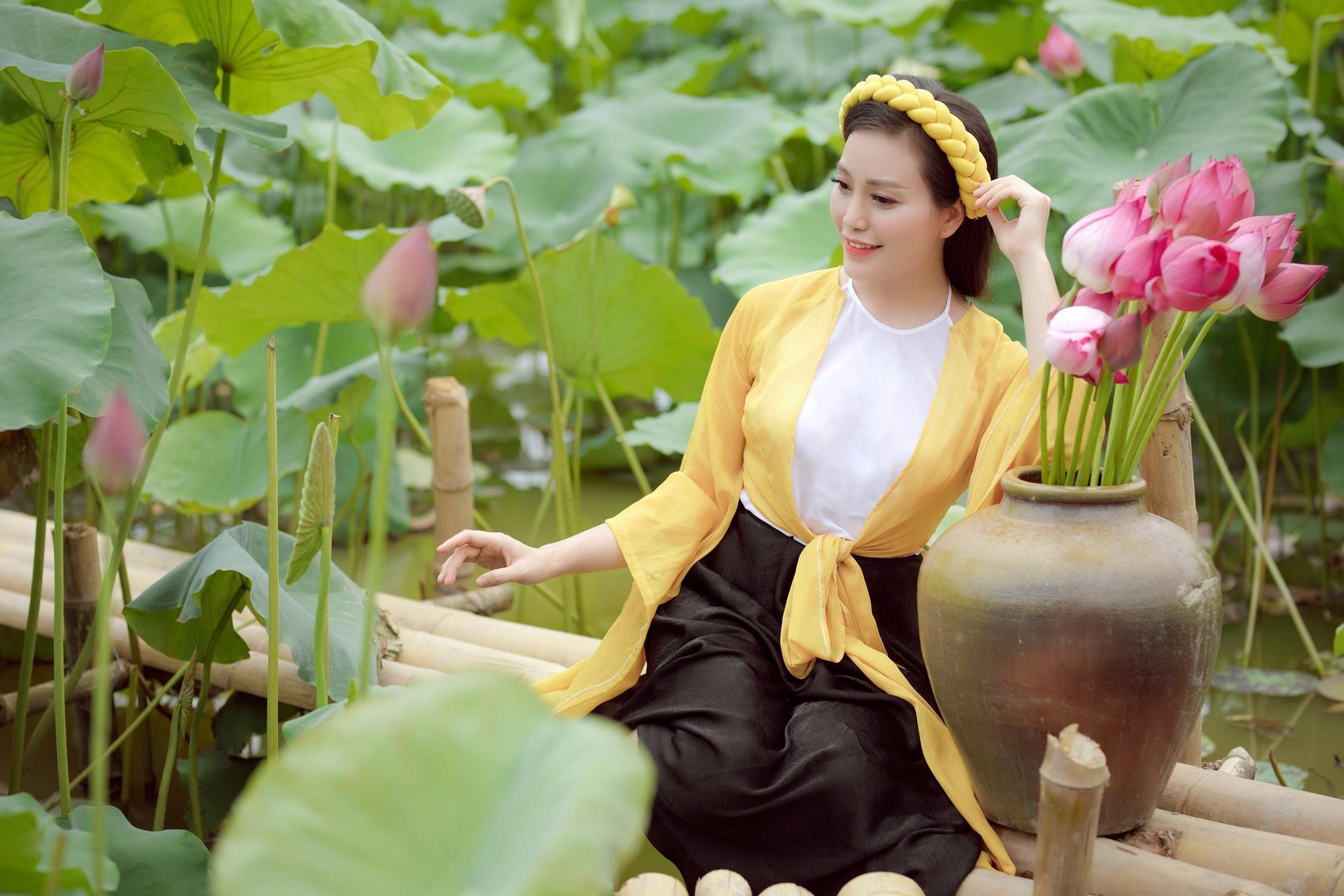 Ca si Huyen Trang anh 4