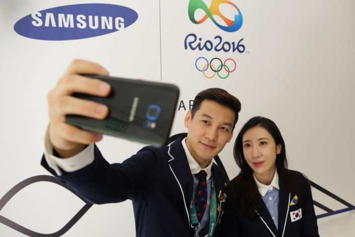 Samsung,  Park Hang-seo,  Galaxy S10+ anh 4