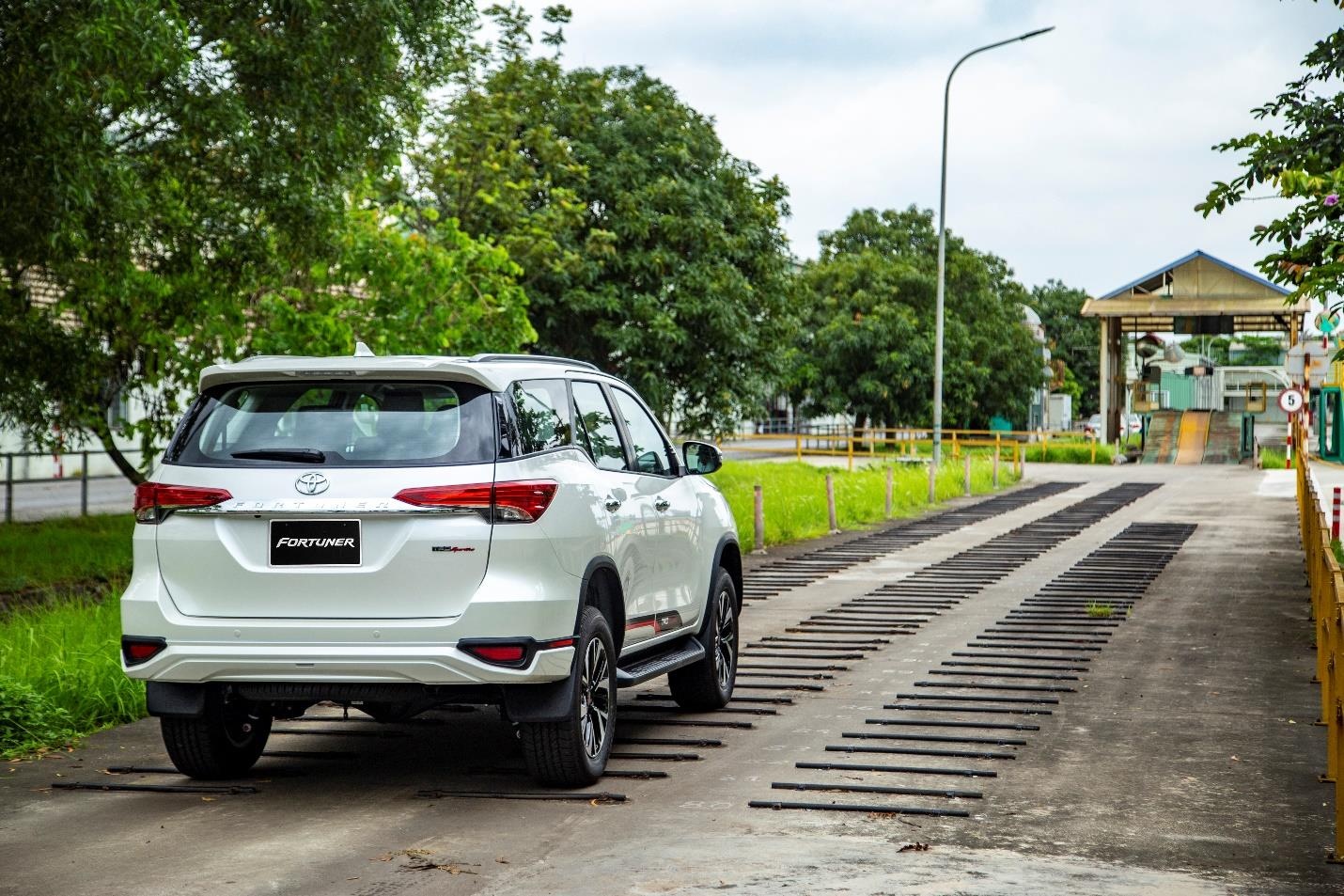 Toyota ảnh 2 Toyota anh 2
