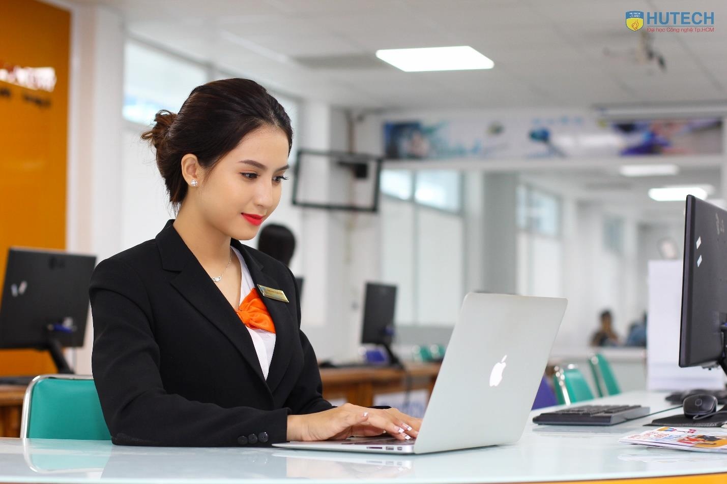 Hutech  ảnh 1 Hutech anh 1